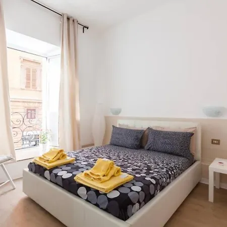 Elegant With Private Bathroom Проживание в семье Рим