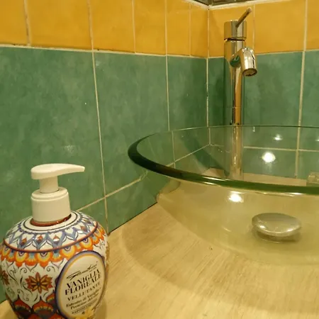 Quarto em Acomodações Particulares Elegant With Private Bathroom