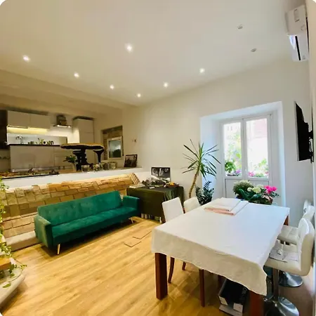 Проживание в семье Elegant With Private Bathroom
